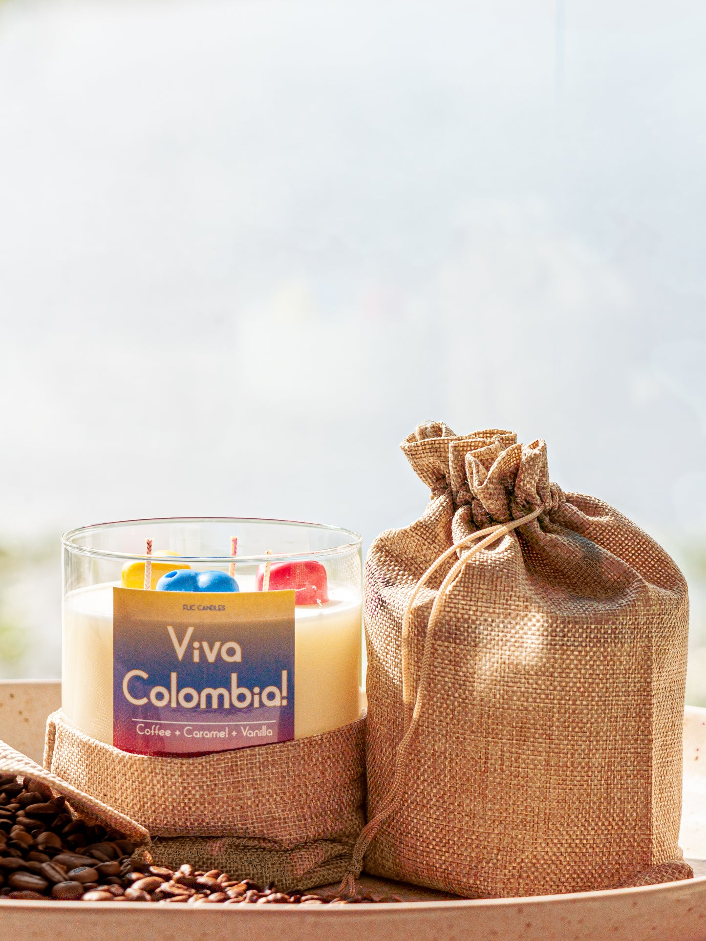 Viva Colombia! Candle 17 OZ